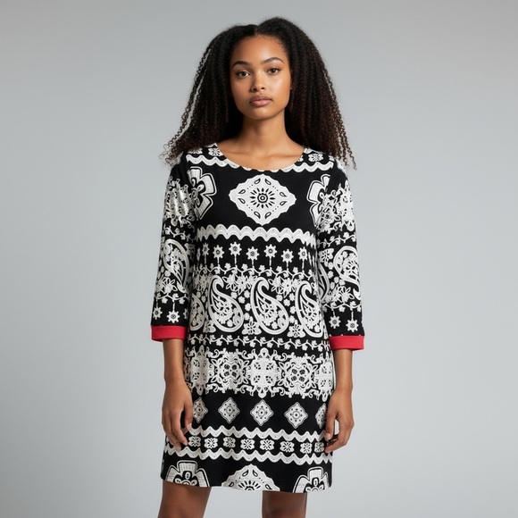 Tiana B. Dresses & Skirts - Tiana B. Monochrome Patterned Dress